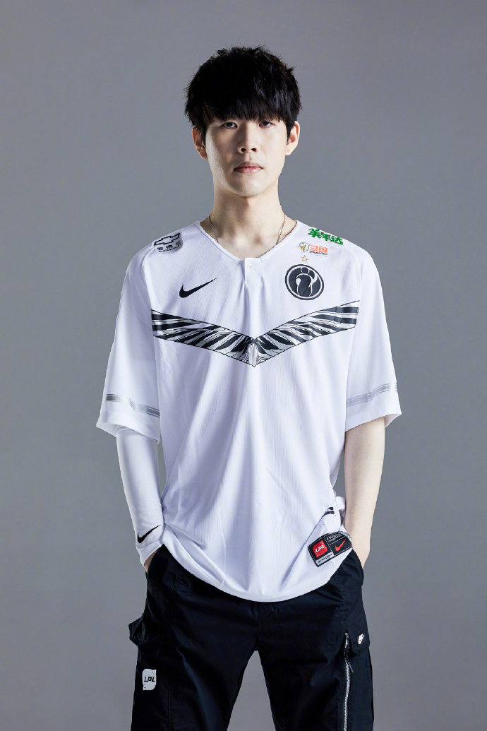 球员中具有 球员中具有